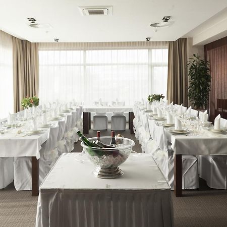 Wellness Hotel ABÁCIE Novy Jicin Exterior foto