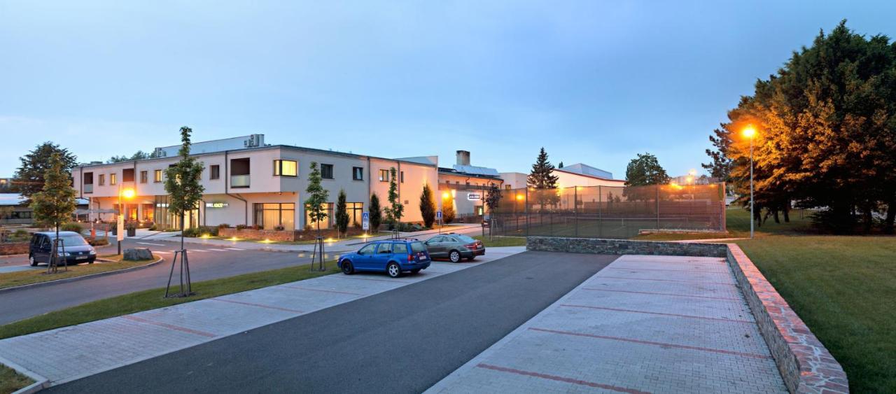 Wellness Hotel ABÁCIE Novy Jicin Exterior foto